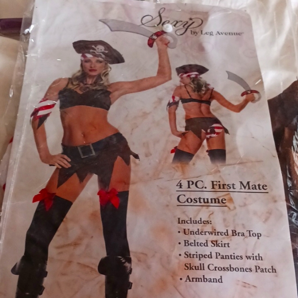 Leg Avenue First Mate Pirate Costume